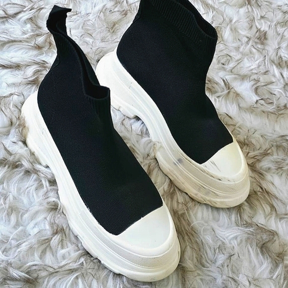 Breathable Soft Knit Boot Trendy Casual Sneakers Size 8.5 🌴✌️ - Picture 4 of 10